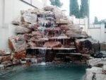 Искусственный водопад из природного камня в Сочи